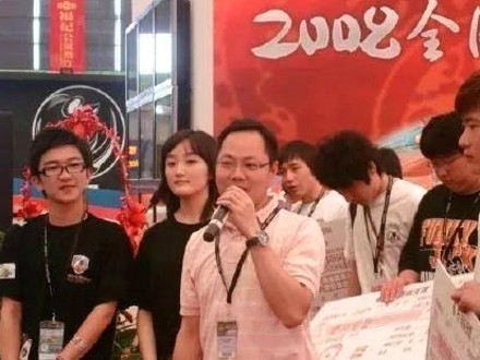 娱乐圈大瓜背后的吃瓜酱与群众心态变革