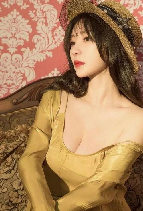 吴磊赵露思娱乐圈吃瓜风波:态度转变引发网友热议