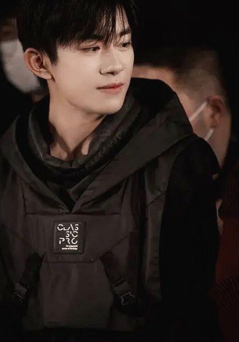 娱乐圈“吃瓜季”背后：明星们的幕后故事与动向揭秘