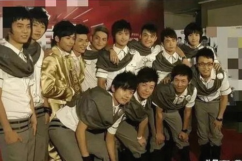 娱乐圈大瓜背后：配音揭秘与拳击赛热潮引发的新讨论