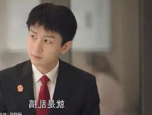 娱乐圈女主角动向引关注：从争议到新变化